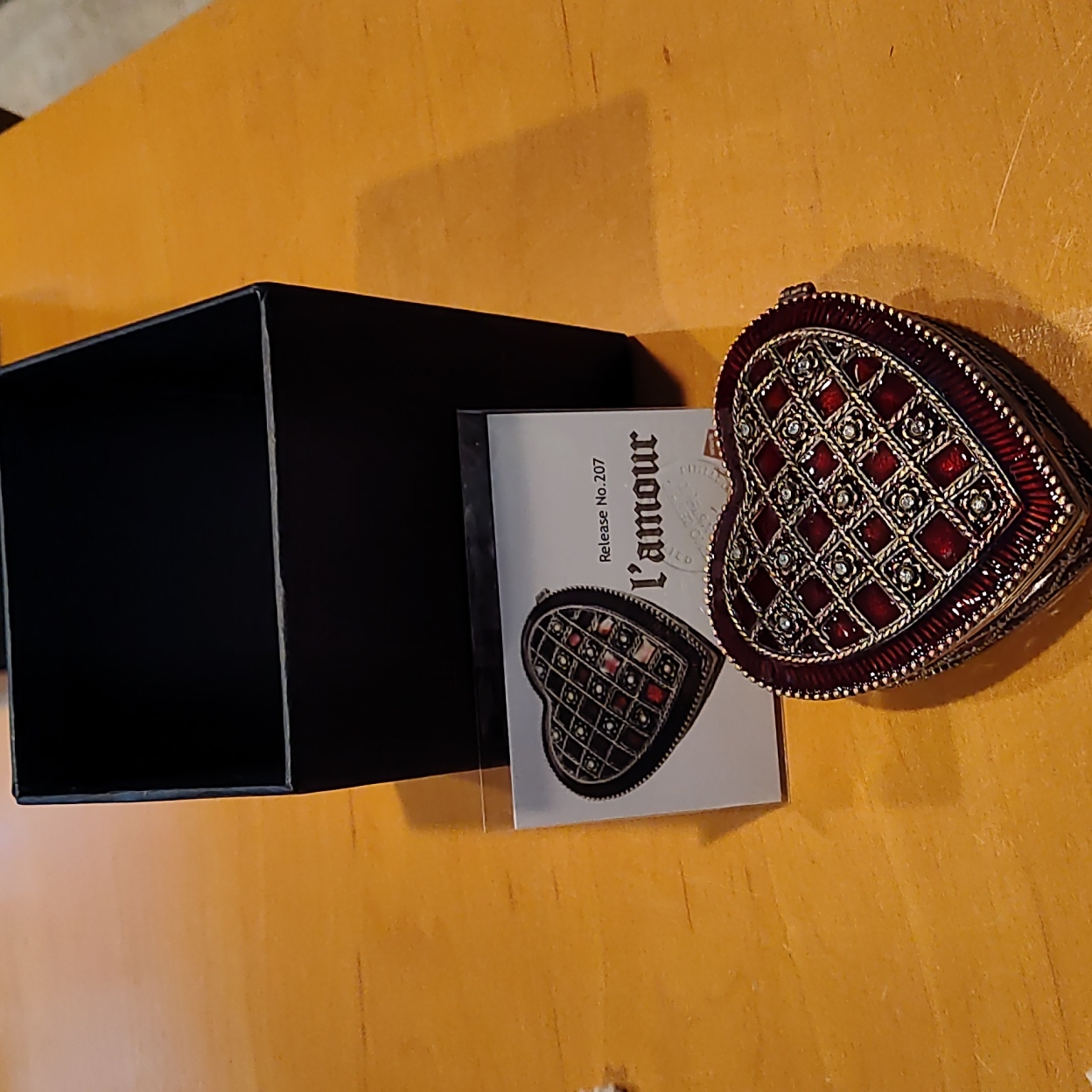 Brand New Art Form Lamour Box